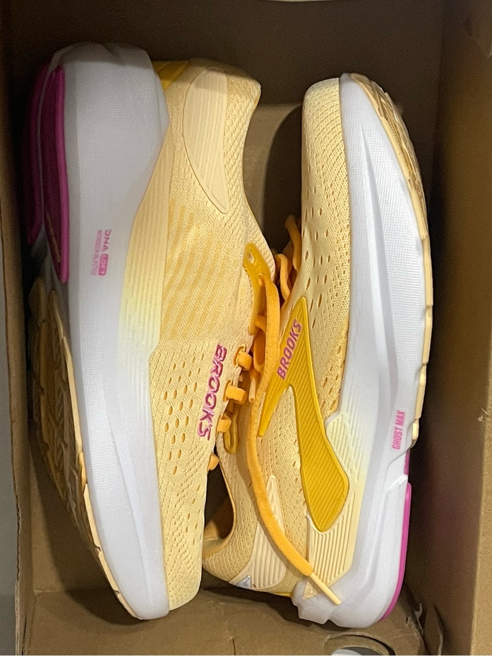 Brooks Ghost Max 3 - Women’s 7 - Apricot/Apricot/Super Pink - No Box